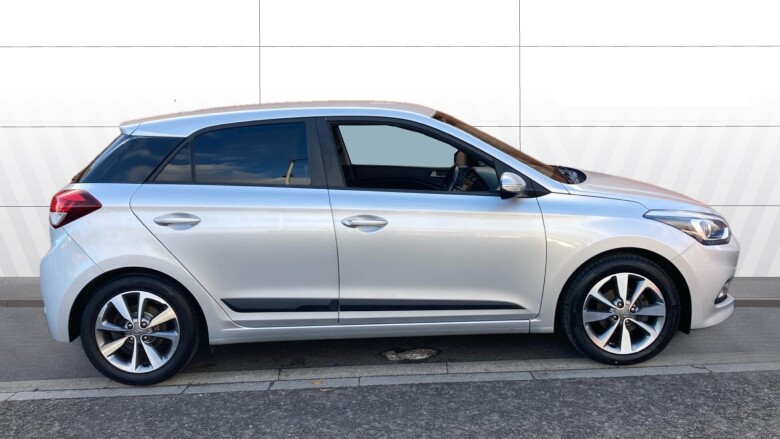 Hyundai i20 1.2 Premium Nav 5dr Petrol Hatchback